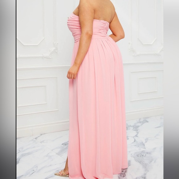 Fashion Nova Bridesmaid/PROM Dress (Small and Large Available) - Picture 14 of 16